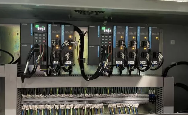 Präzisions-Servo-und VFD-Motors teuerung maschine mit gerader Linie